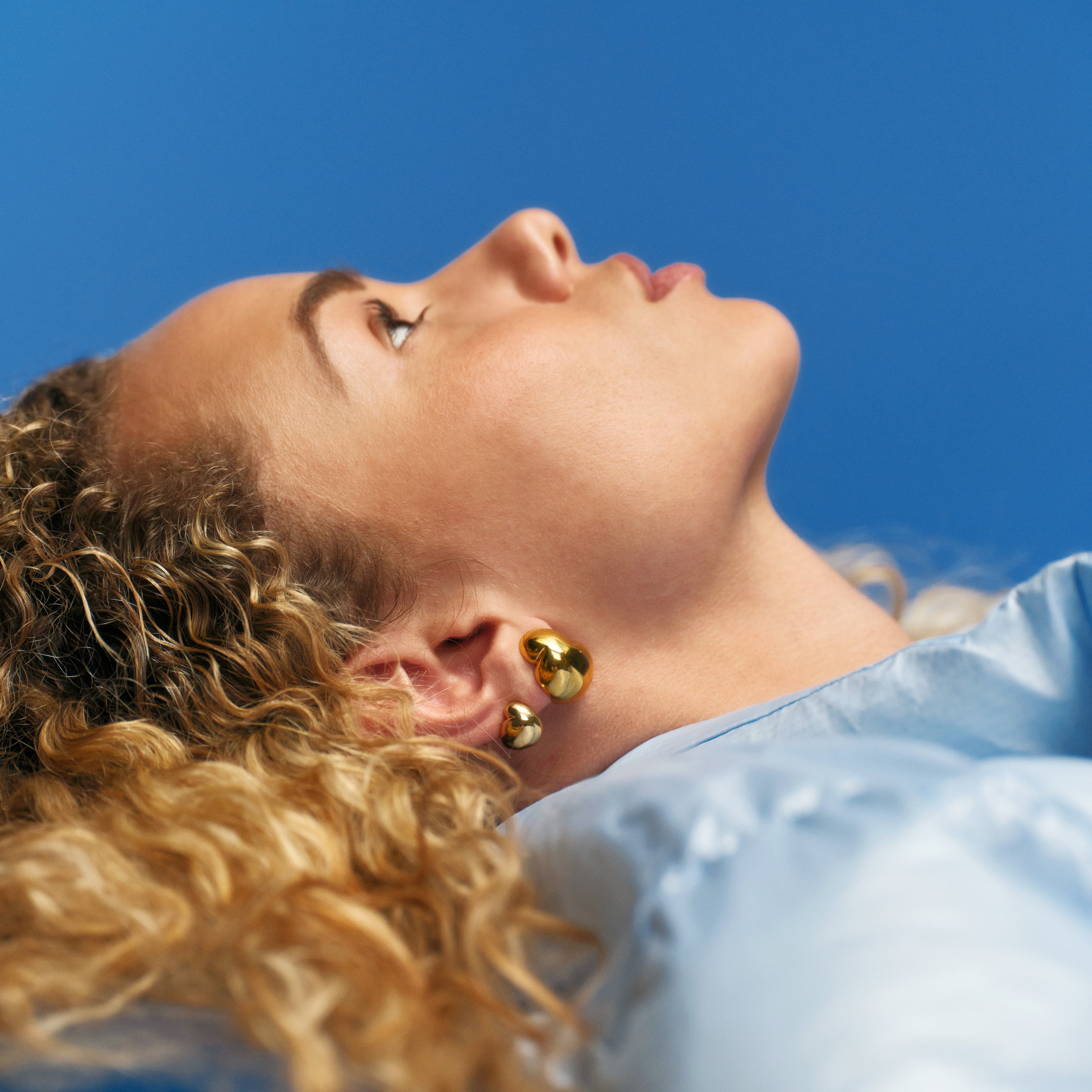 Bouncy Puffer øreringe, lille - forgyldt